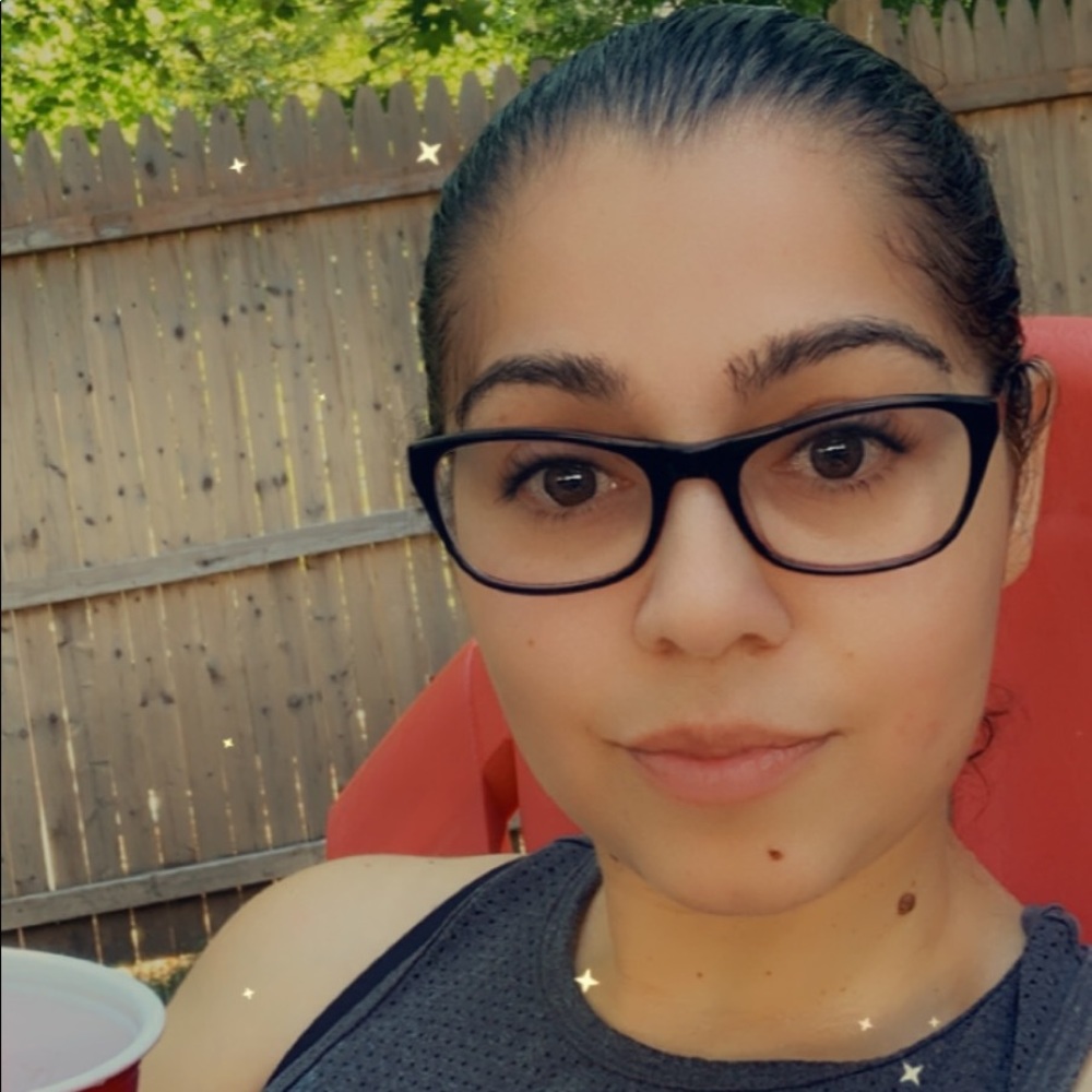 Meet your Posher, Beatriz